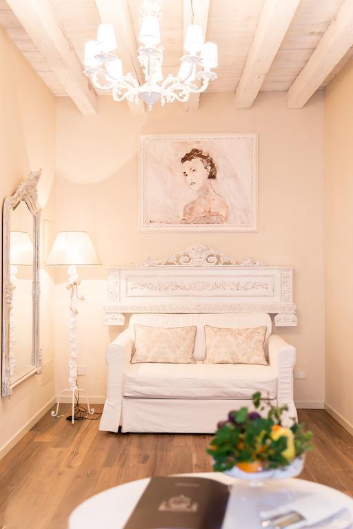 Maison Resola - Rooms & Breakfast Valeggio sul Mincio Room photo